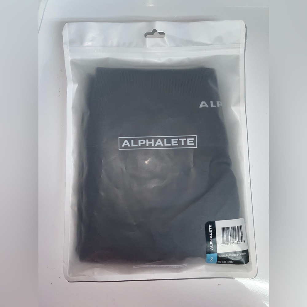 ALPHALETE amplify in Titanium - size small